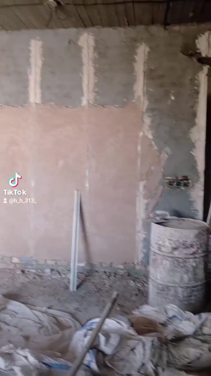 سلام عليكم يوجد خلفات جص لبخ اسعار مناسبه لي يحب يتواصل ويانه للاستفسار علئ لرقم ***********
