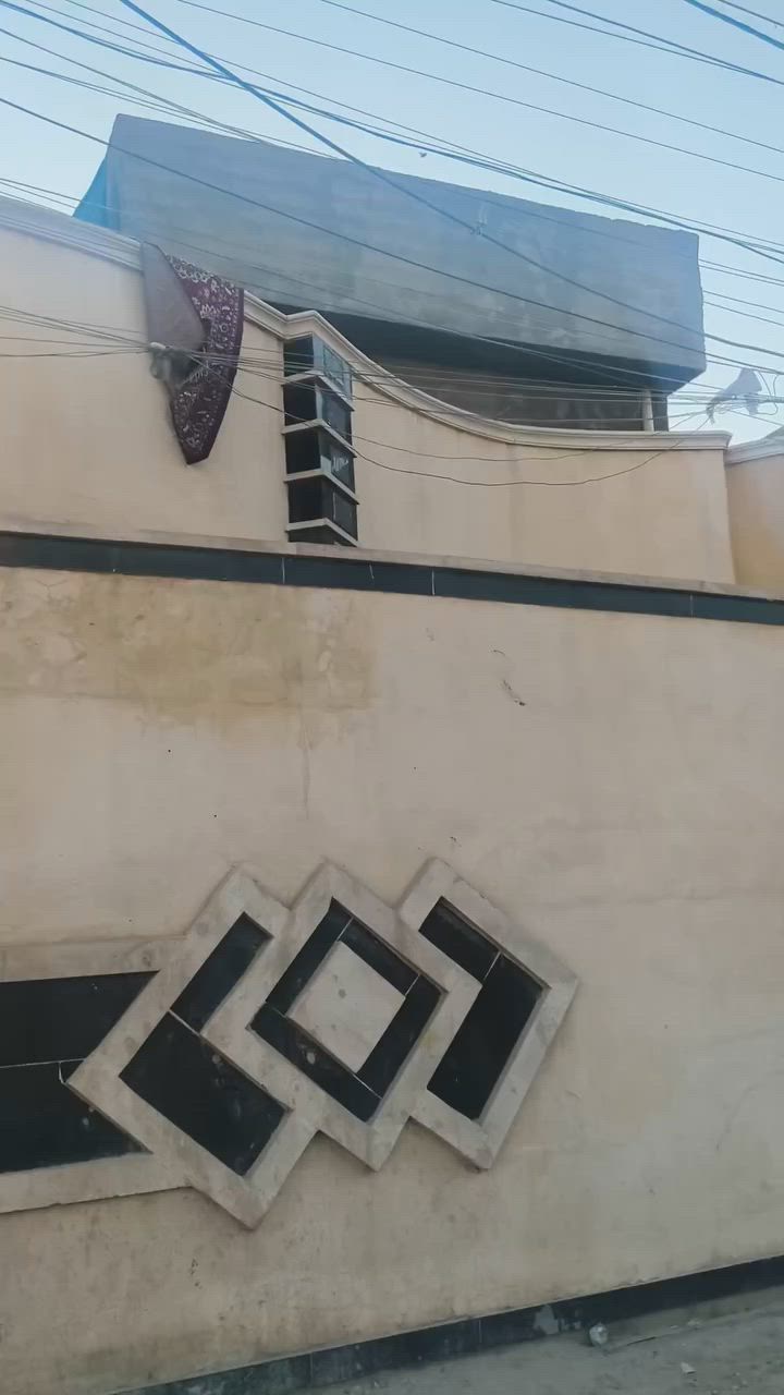 دار للبيع المساحه 200 متر 
العنوان حي البتول الزراعي 
شارع أبو الثلاجات قريب على الشارع الرئيسي
بناء جديد طابقين 6 غرف نوم
للاستفسار الاتصال
‏‪***********‬‏
