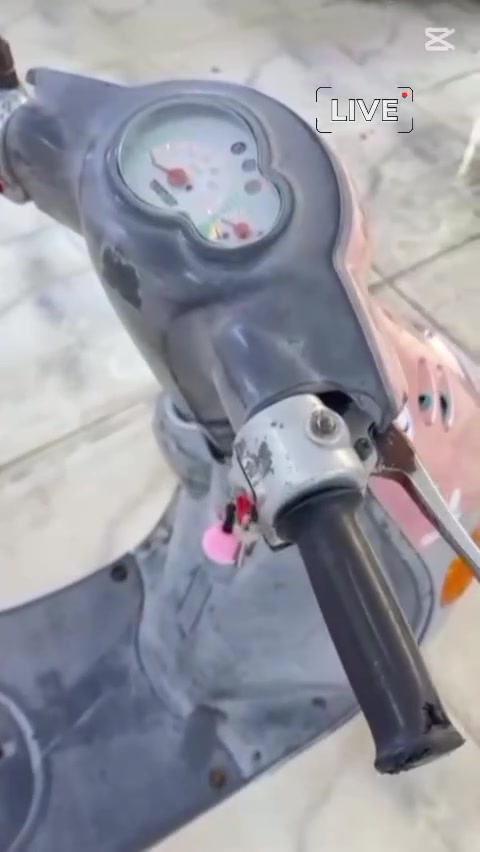 للبيع دراجه فله ياباني مكفوله كفاله من كلشي 
ما صارله هواي من طالعه من الحاويه 
ما مفتوحه بلاديه
لون مميز وردي 🩷 
بل حقيقه بعد أحله من من الصور 
 مختمه كله ختم واحد 
موديل 2013
مكان كربلاء حي الشهداء
السعر 900 وبيه مجال بسيط 
إتصال  ***********
