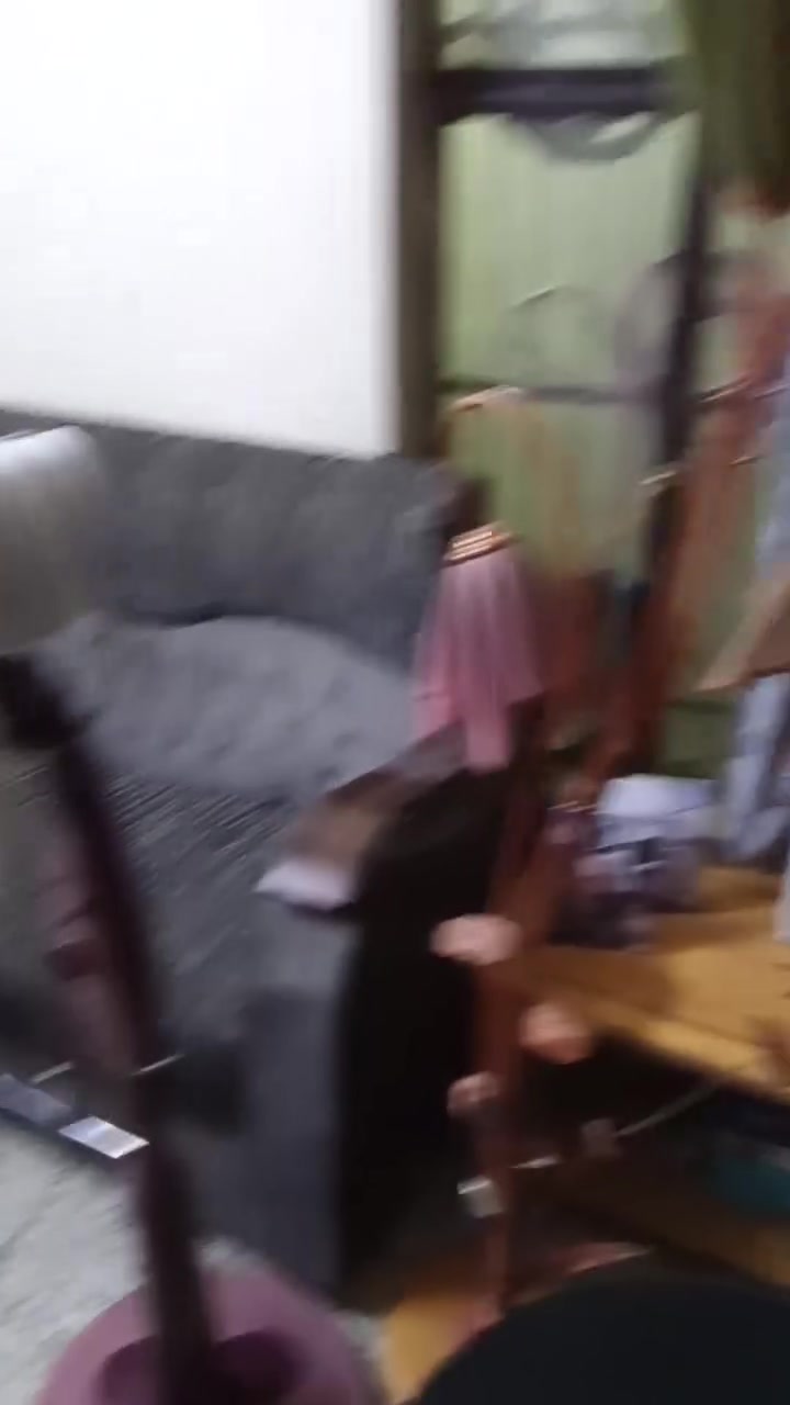 السلام عليكم هذا قنفتين مال نفرين كل قنفه عمل عراقي محلي مستعمل سعره ٣٠ الف مكاني حي اجامعه بغداد هاتف *********** وتساب
