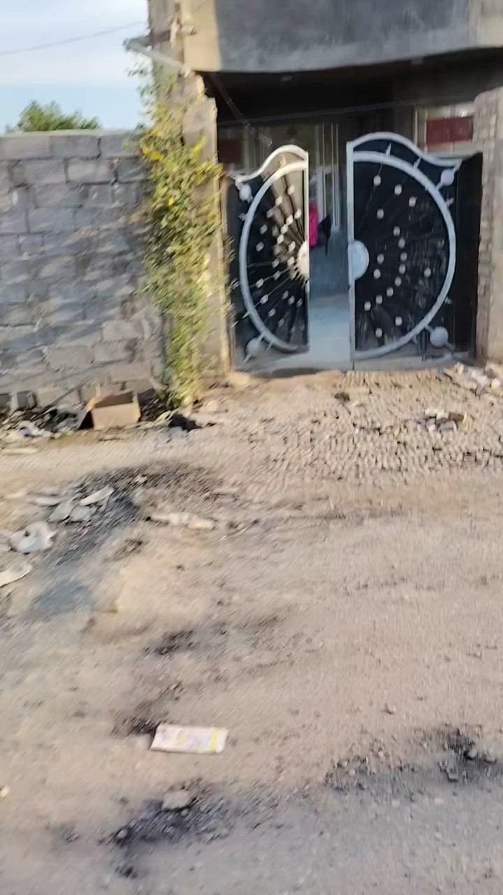 ***********
