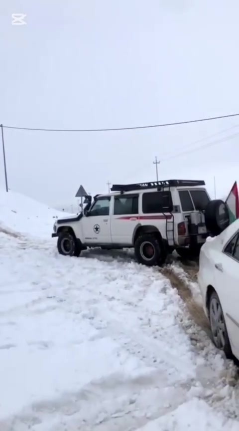 بە ناوی خوای گە ورە
پێشە کی ماشە للە لە مالی هە مولایەک
نیسان پاترۆل مۆدێل 1989تە خت
گێرو مە کینە  بە شە رتی ١٠٠  فیتەر 
دە بلگێرو کارە بای بە شە رت 
تە بیدی ساردو گە رم بە شە رت 
کامل بە رز کراوەتەوە کامل جوانکاریو چە مچە ی تۆکمە ی بۆبە ستراوە 
هەموگیانی بە شەرت ٤تایە و ویلی mm  فول جە بە لی لە ژێرە تازە بۆم بە ستوە 
4تایە ی نیوداشی فول جە بە لی تری لە گە ڵایە 
4 تایەو ویلی سە ر قیری لە گە لایە 
رۆتی کاملی پێشە وەی لە گە ڵایە لۆک هەل نە پراوە 
ئارمی پلاسیکی سلێمانیە 
ئارموئە وە لیاتی بە شە رت حیجزو خرامە ی  بە شە رت 
نرخی 85 گە لاو مامە ڵە یە کی زۆرکە می برایانە 
یە ک 250 دیناری مە سرە ف تیانیە  
سە یارە کە لە بازیانە. لە رە سمو ڤیدۆکان زۆر جوانترە تاقانە یە  
مشتە ریت تێل کە لە خزمە تانام 
***********
