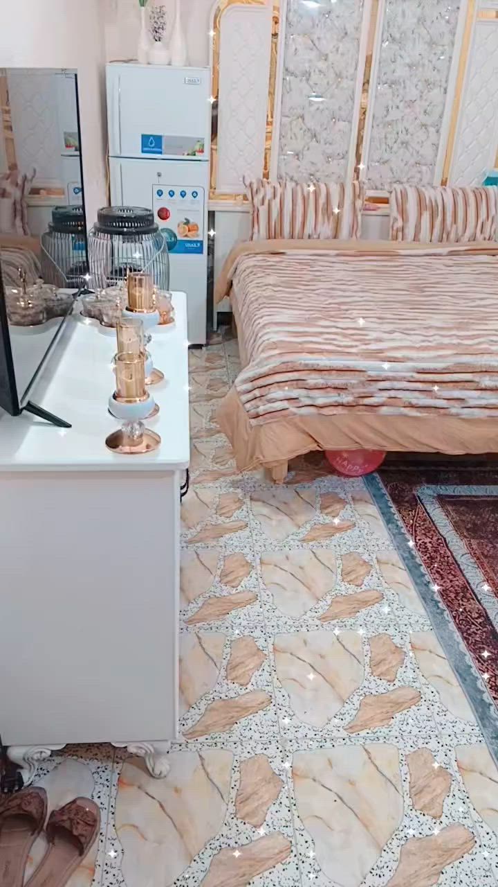 غرف نوم للبيع استعمال قليل ضرر بسيط 
تختوي كنتور وملحق وميز مرايه وميز شاشه وجربايه وميزين مال جريايه غرفه ضخمه شغل عراقي غرفه عراقيه  سعر مليون و 800 وبيه مجال مكاني بغداد حي النصر للاستفسار ***********
