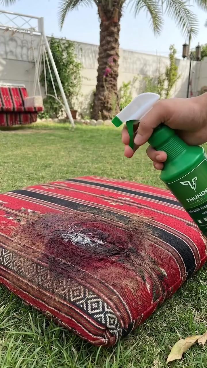 لا تكتفي بالتنظيف… اختَر العناية الحقيقية. ✨

مع Thunder Bolt تحصل على تجربة تنظيف تجمع بين السهولة والفعالية، حتى تبقى مفروشاتك بأفضل مظهر كل يوم.

المميزات:
✔️ تنظيف للمفروشات والأقمشة.
✔️ يساعد على إزالة البقع.
✔️ مناسب للاستخدام المنزلي.
✔️ سهل وسريع.
✔️ جودة تستحق الثقة.

📞 للطلب والاستفسار: 
***********

