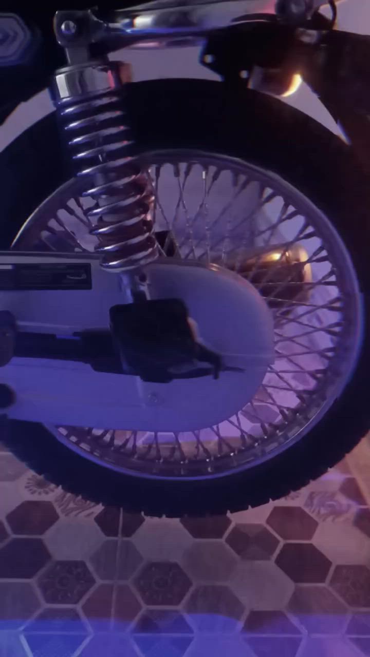 اسلام عليكم 
دراجة سونك 
موديل ٢٠٢٥ 
فول نقصهة بس شاشة طافية 
سعر ٦٠٠ و بيهة مجال قليل قليل 
رقمي *********** 
ملاحظة /غير متواجد علة الخاص فقط عل سيكارت
