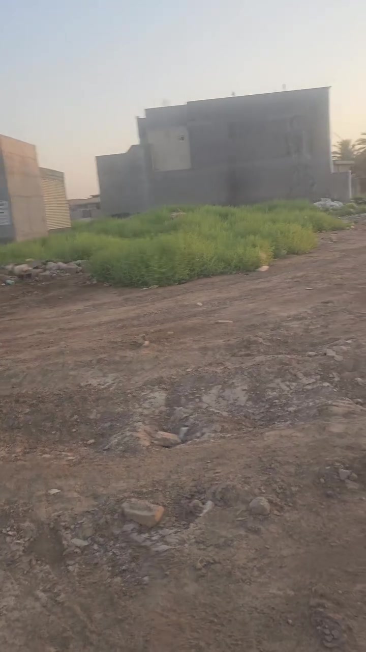 للبيع قطعة مميزة ركن خارجي زنجيل تشجير مساحة ١٠٠ متر ١٠×١٠ مقاطعة ٣/١٠
رقمي *********** شراي يتصل
