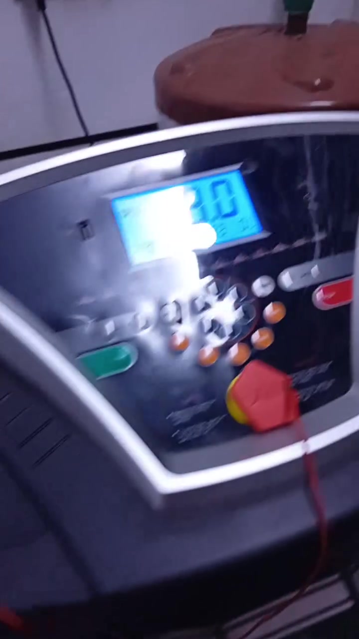 جهاز رياضي جلي للبيع العنوان مدينه الصدر الاتصال على هذا الرقم فقط ***********
