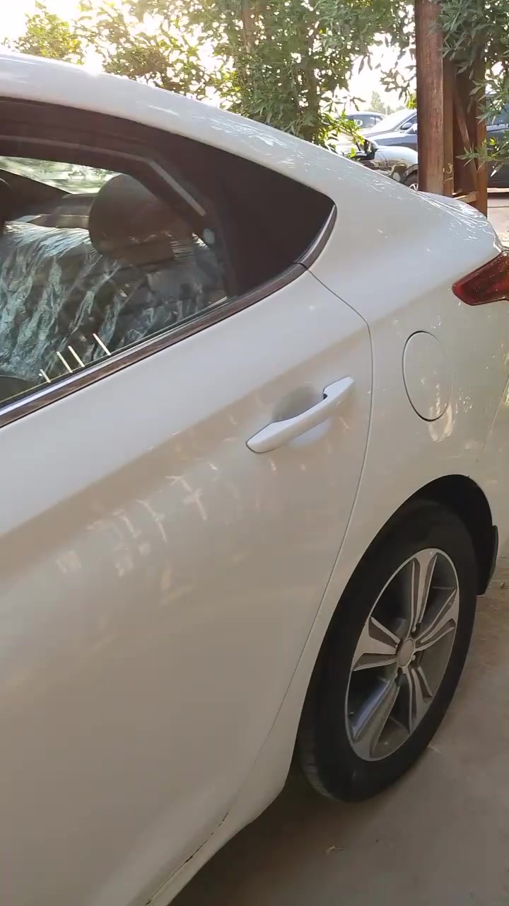 سلام عليكم شباب سياره اكسنت موديل 20سياره جديده بيه طخه بسيطه بلحوض مالتهه ومرجعينهه ولباقي مكفول فتحه سقف فول عده البصمه مداور ثاني يوم السعر 125 وبيهه مجال حك الجيه اليريدهه يتواصل عله هاذه الرقم ‏‪***********‬‏ ولموشراي لا يتعبني فدوه اروحلكم
