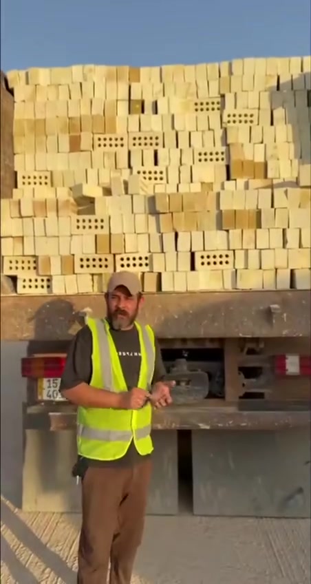 السلام عليكم 🏗
طابوق بناء نخب أول (شرط المكلاب)وخالي تماماً من الأملاح! 🧱💯
☆​العدد شرط: 8,400 طابوقة بالتمام والكمال.
☆​التوصيل متاح إلى كافة محافظات العراق 🚚🇮🇶.
☆​أسعارنا مناسبة وترضي الجميع.
​(الفيديو المرفق يوضح جودة الطابوق ونظافته) 🎥
​للحجز أو الاستفسار، تواصلوا معنا عبر رسائل الصفحة أو اتصلوا على:
🔴📞 [ *********** ]
