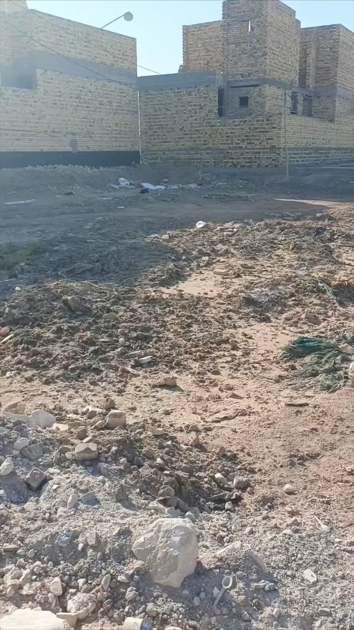 ✅للبيع عرصه طابو صرف 
✅المساحة 150م 
✅الواجهة 7ونص*20م النزال 
✅تقع على شارع بعرض 20م 
✅شارع 20م النازل من الشارع العام 
✅قرب البانزين خانه 
✅أيضاً كدامه شارع مباشر ومساحة خضراء
✅خدمات كامله متوفره 
✅شارع سبيس ماء كهرباء إنارة شارع 
✅السعر مناسب أن شاء الله 

🔴للاستفسار مراجعة مكتب الضامن للعقار الشارع التجاري مقابل منفذ المعرفه 
أو الاتصال 
***********
***********
أبو سجاد للعقار
