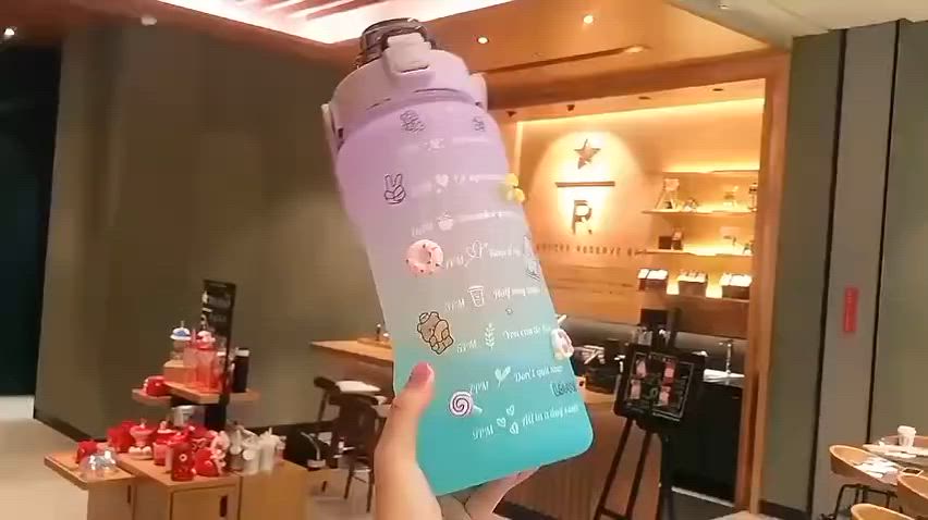 مطارة شكل كيوت 🥰
✅لحفظ الماء البارد 
(عصير 🧃بروتين،كلشي تكدر 
تحفظ بيها حجم كبير) 

✨بلاستك درجة اولى 💯
✨قويه جداً
✨السعه 2 لتر 
تكدرون تاخذونها وياكم اي مكان 
وخاصه أصحاب الجم راح تفيدكم هواي

تحتوي على استيكر ملصقات
🚘يوجد خدمة توصيل لجميع محافظات العراق ٤ الاف🚘


**إذا كنت صاحب هذا الإعلان وتريد حذفه لأي سبب، رجاءا أرسل رسالة إلى الدعم الفني**