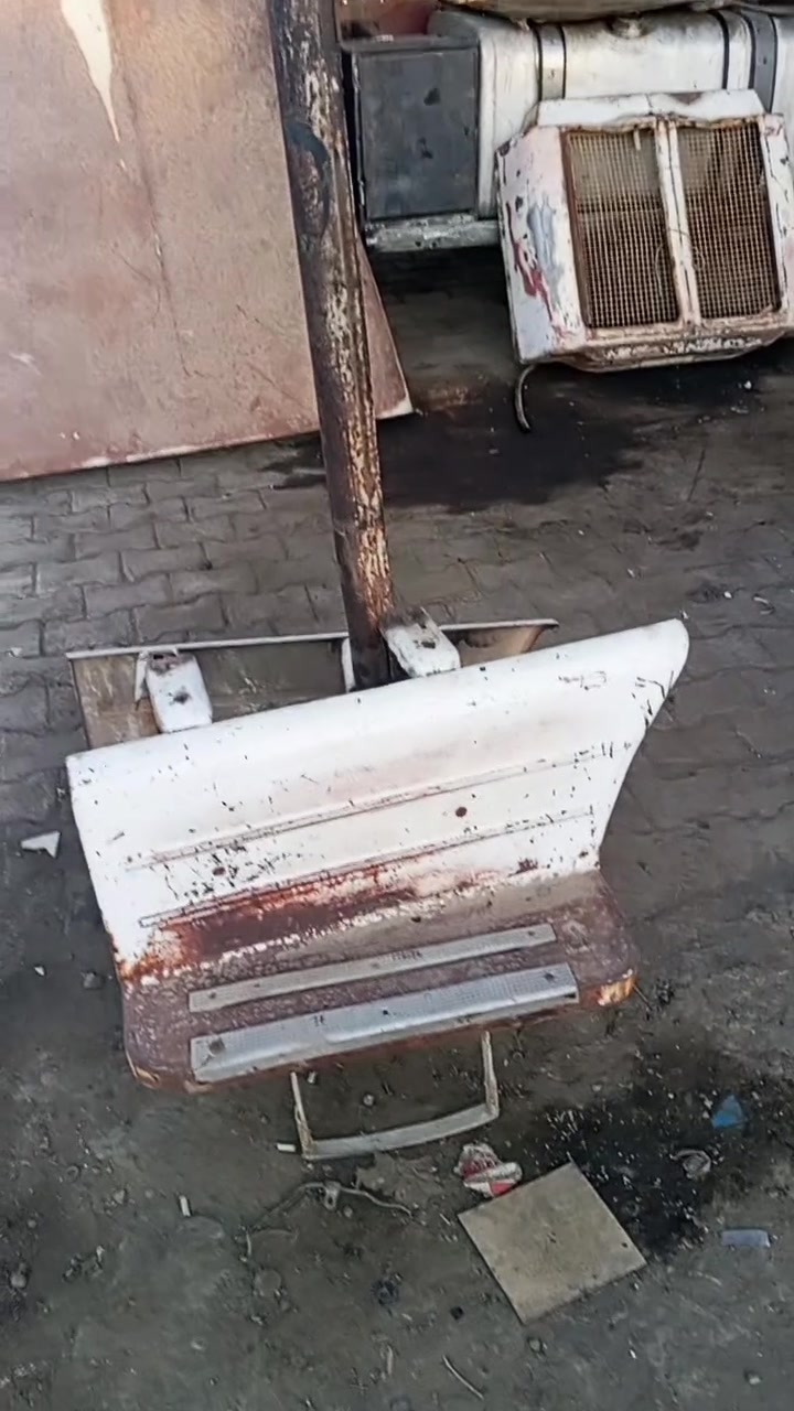 ***********
المكان بغداد مدينة الصدر
