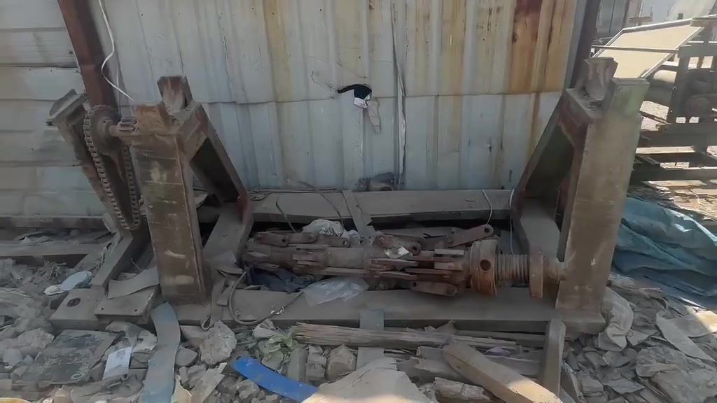 البيع مستعجل عل بيعهم ***********
