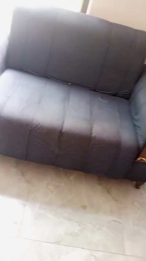 تخم للبيع بسعر مناسب  نضيف ما مكسور  عشره مقاعد
لحجز واتساب ***********
