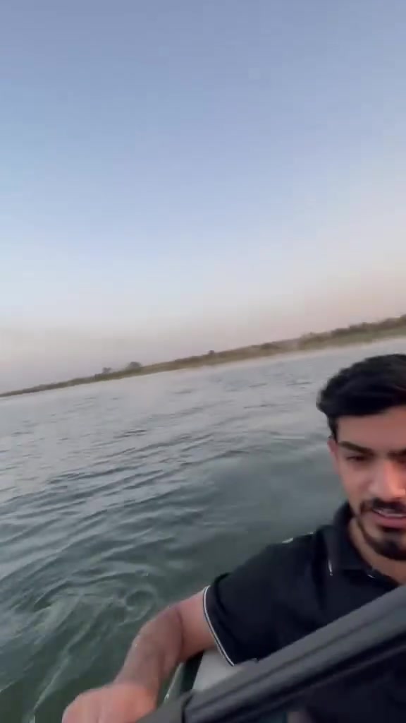 السلام عليكم زورق نفخ نوعية كلش حلوه استخدام قليل يزن حتى  3 أشخاص جنت اعبر بي شط وياي صاحبي و كسريتي او غراضي وكلش طبيعي ورزن السعر 90 بي مجال مكاني البصرة ***********
