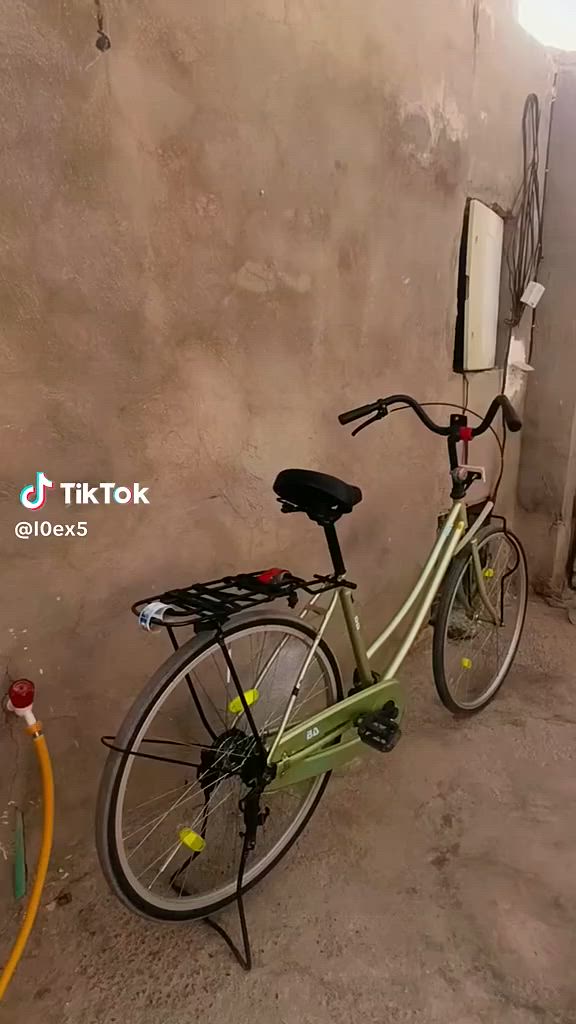 للبيع للبيع.

البطل للبيع 😪👋

مديل عشرين🖤 

ملاحضه قبق صينيه ماكو
وصينيته بيه ضربه قليله من جوه

سعر. 100  ووبي مجال


**إذا كنت صاحب هذا الإعلان وتريد حذفه لأي سبب، رجاءا أرسل رسالة إلى الدعم الفني**