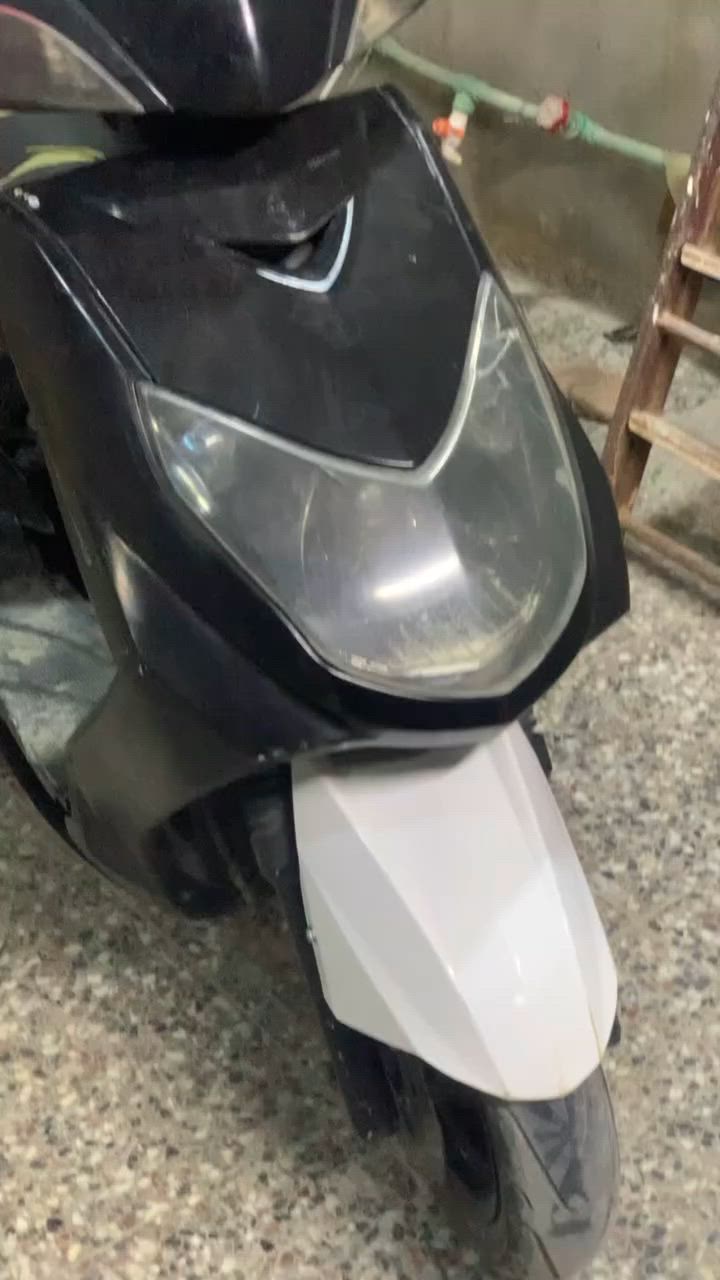 سكنس فحل ياباني كابريتر شغاله كهربائيات شغاله نكره سلف بكل وقت وابد ما تفشلك لا نضوح لا تبخير وين متريد تروح بيها  روح بس بيها صوت فيلسف بسيط هذا ونقصها كم شغله بيع ب ٢٦٥ او مراوس ويه هاتف مكان بغداد رقمي ***********
