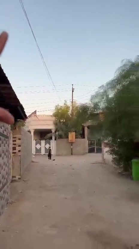 السلام عليكم ورحمه الله
بيت طابو زراعي يحتوي على استقبال  وصاله ومطبخ وحمام خارجي وداخلي وغرفتين بناء طابوق شغل مرتب العنوان اليوبه قرب مدرسه الفاتح بسعر 105 للاستفسار الاتصال على الرقم ***********
