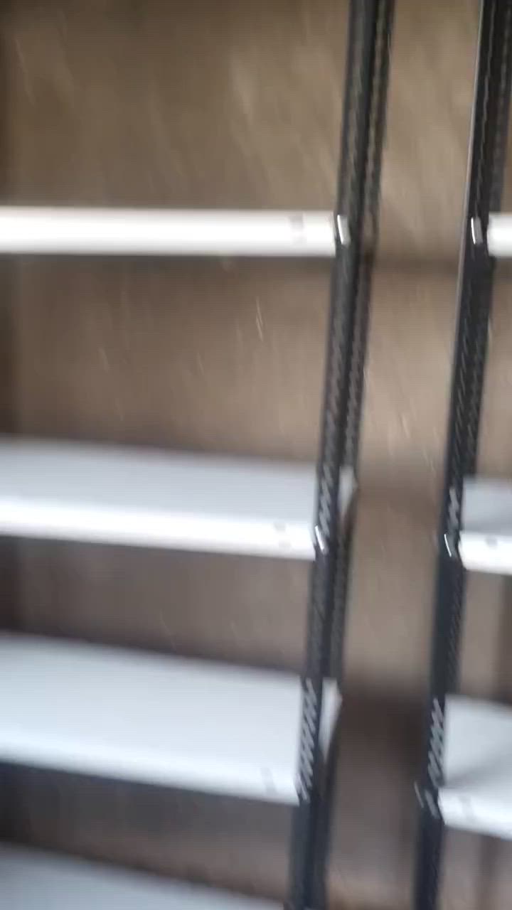 عارضات محل للبيع
عدد 3 

قابل للفتح والشد 

استعمال بسيط  

***********
