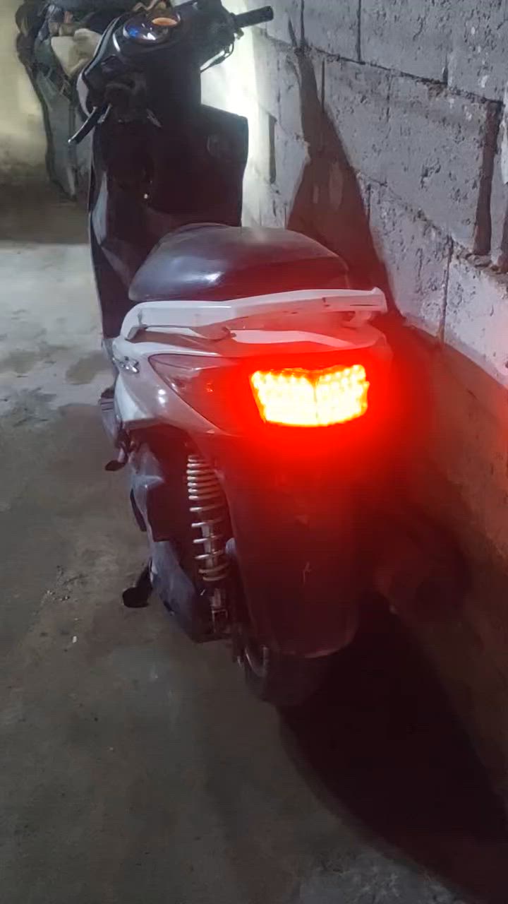 سكنس فحل للبيع فيها نقص نازل وحريق بسيط مكاني الزعفرانيه السعر خاص***********
