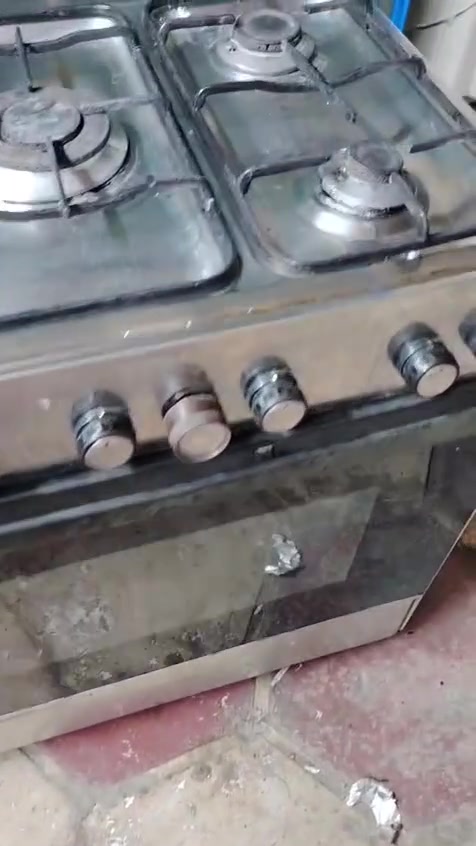 طباخ للبيع شغال ***********
