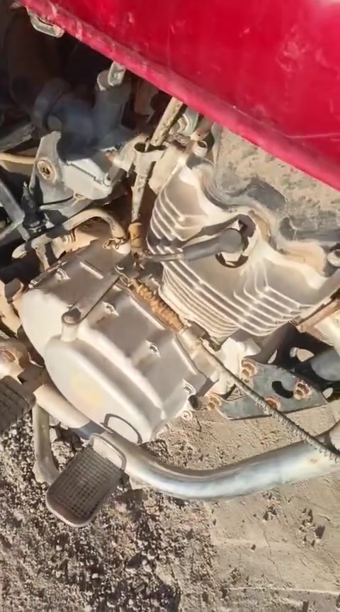 السلام عليكم
تايكر 18 مثل متشوفون بالفيديو 
المحرك يرادله شغل 
الشاصي نضيف 
السعر قيم واخذ 
مكاني ديالى الخالص 
***********
