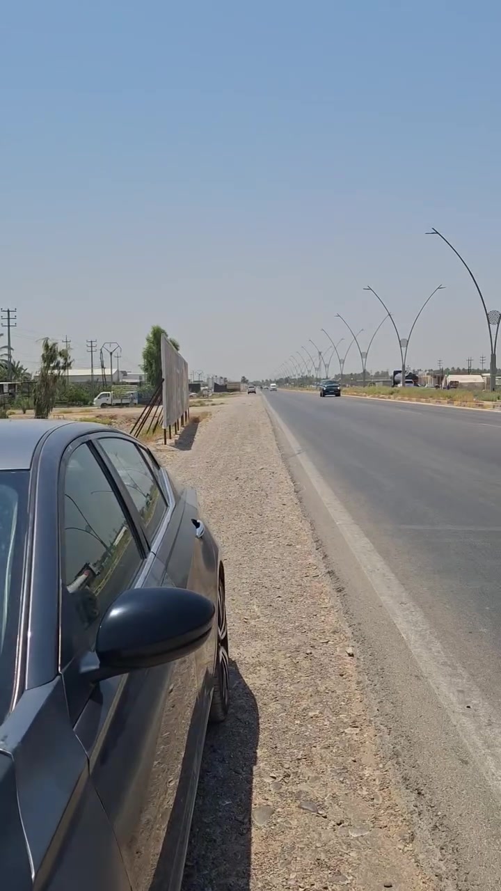 السلام عليكم عندي قطعة أرض ركن مساحه ٣٠٠ متر واجهه ٢٥ متر على شقق بوابة الشمال والنزال ١٢  اول بلوك ثاني قطعه على الشارع العام خالص بغداد ***********شراي )***********
