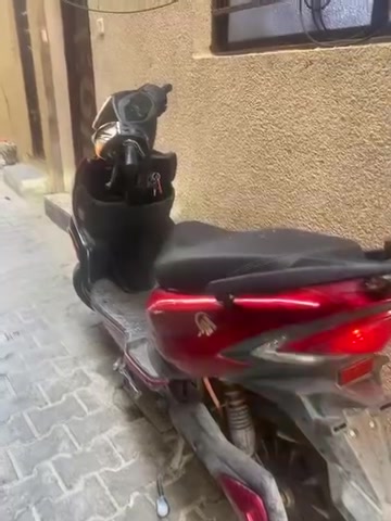 فول مواصفات دراجه شحن سكنس
1كهربائيات دبل اشاره ضوه امامي عالي ناصي 
2بك وره 
3ثلاث سرع الاوله ٤٠ الثانيه٦٠ والحد الاقصه ٩٠ ولحقيقي 
٨٠
4شاحنتها الاصليه وياها.. 
دراجه بطاريات بلادي صالها عندي ست اشهر مصاحت اخ راسي دراجه نضيفه وبطارات عمر 
فقط كفرات تعبانه وال امامي طاك 
سعر ٤٠٠ للاستفسار اتصال عل واتساب ***********