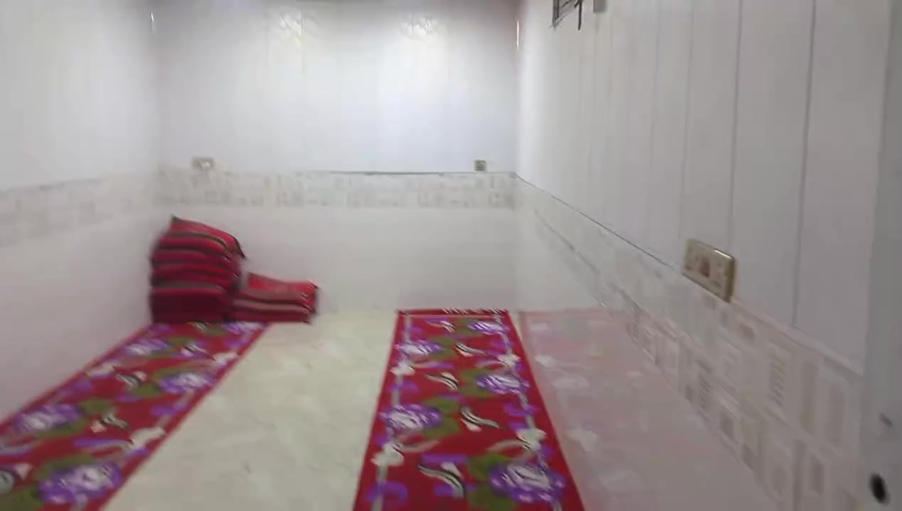 بيت بحي الغدير رهن ب25رهينته سنه وقابل  150متر غرفتين وصاله وستقبال ومطبخ وطارمه قريب عل سوك ***********
