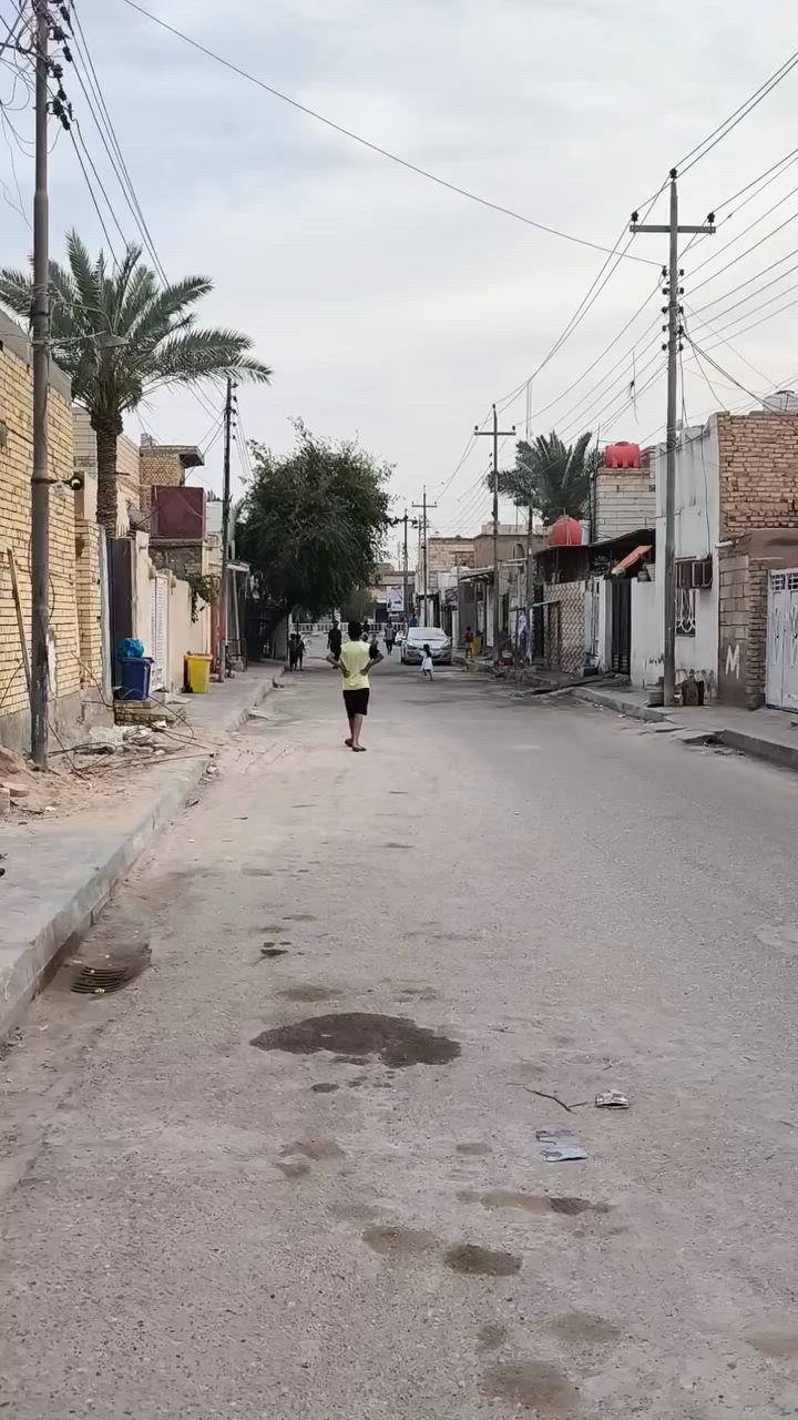 دار للبيع حي الشهداء قرب جامعه العين البناء قديم البيت بسمي تاسع بيت عن الشارع السايدين شارع مكتب دبي للعقار مقابل مطعم الامام موسى الكاظم السعر والاستفسار الاتصال على الرقم التالي ***********
