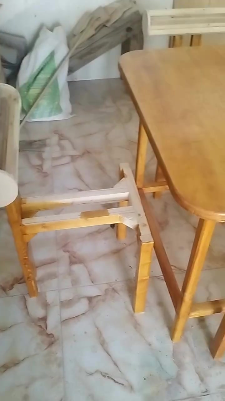 جربايه طابقين شقل حطاطه صبغ صاج للبيع السعر 275 وبي مجال 
ميز زاد اربع كراسي شقل حطاطه تصميم حلو لون عسلي باقي بس الدوشمه مقعد زاد ضهر دوشمه السعر ويه الدوشمه150 بدون دوشمه 100 للتصال ***********
