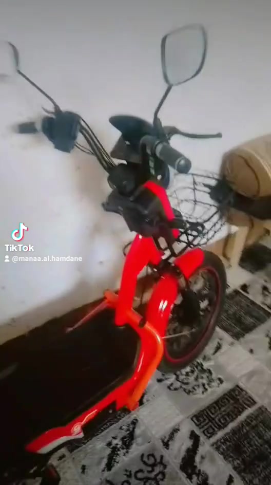 السلام عليكم ورحمه الله وبركاته
ماطور شحن حجم 20 فول مواصفات اخو الجديد مستخدم فتره شهر 5 بطاريات كل بطاريه 16 امبير يمشي من 55 /60 كيلو حقيقي مابي اي نقص كلش نضيف مواصفات دبل اشاره اربع نمر سرعه 99 دبل اشاره موديل 2025 مشتري جديد موجود هين و ب واتساب على هذا الرقم *********** ادزلك الصور و المواصفات كامله سعر 425 وبي مجال للشراي
