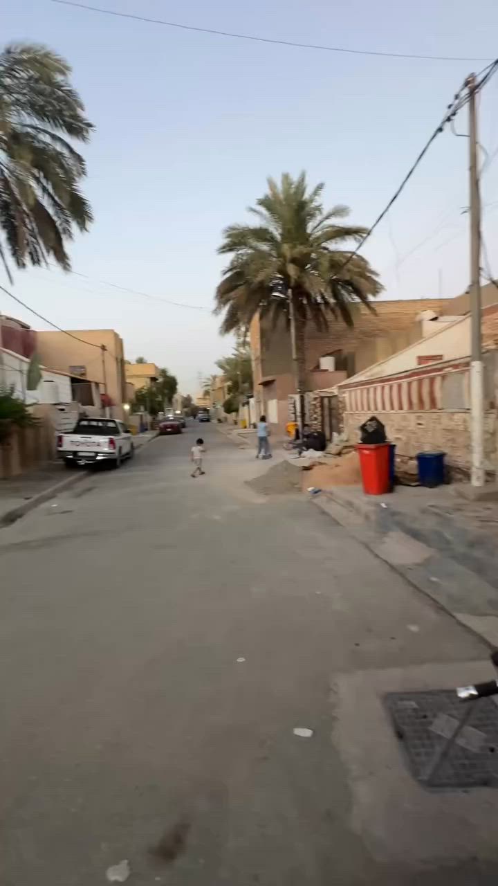 دار لايجار مساحه ٦٠متر في حي الجوادين يتكون ال دار من خدمات خارجيه +ستقبال +حولي +مطبخ الطاق الثاني غرفتين نوم كما موضح بل تصوير لاستفسار ***********متواجد واتساب

