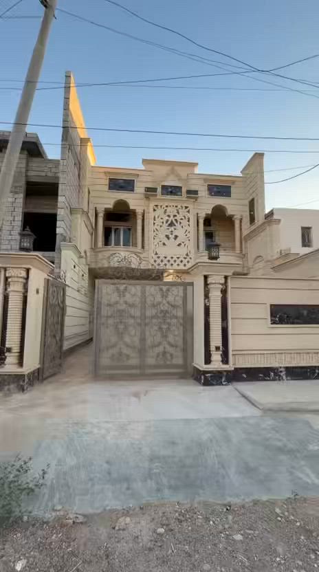 🏡 للبيع بيت سكني زيـــرو في القادسية  حي الجامعة – قرب مدينة الألعاب
📍 موقع مميز على شارع 20 متر.

🔴 أساس رافت (Raft Foundation) متين وبناء درجة أولى

🔴 المساحة: 240 متر مربع.

🔴 بناء زيرو وجاهز للسكن.

.

🔴 واجهة البيت كاملة حجر.

🔴 4 غرف نوم واسعة.

🔴 هول كبير.

🔴 استقبال مستقل.

🔴 مطبخ حار وبارد.

🔴 4 حمامات.

🔴 غرفة ماستر في الطابق العلوي.

🔴 السقف بالكامل سحب مغربي.

🔴 يحتوي على مناور داخلية عدد 2.

🔴 تشطيبات راقية ومواد بناء درجة أولى.

🔴 موقع هادئ وقريب من جميع الخدمات الرئيسية.

✨ فرصة مميزة وجاهز للسكن.

📞 للاستفسار ومعرفة السعر والمعاينة يرجى الاتصال على الرقم:

‭***********
