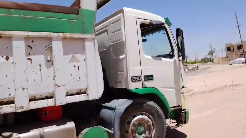 السلام عليكم قلاب فولفو للبيع حجم 290سنكل موديل 2001جاهز لشغل لسعر 160بي مجال رقم الهاتف ***********
