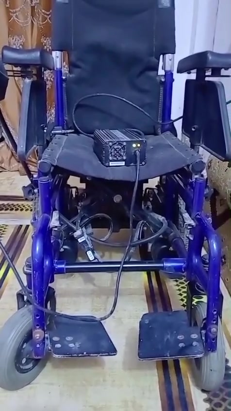 سلام عليكم كرسي كهربائي متحرك دبل البطاريه مع الشاحنه لسعر ٣٥٠ الف مكاني مشتل حي المعلمين رقمي ***********
