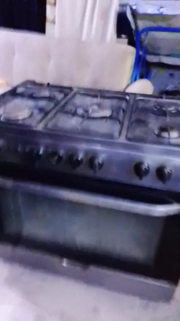 ***********
