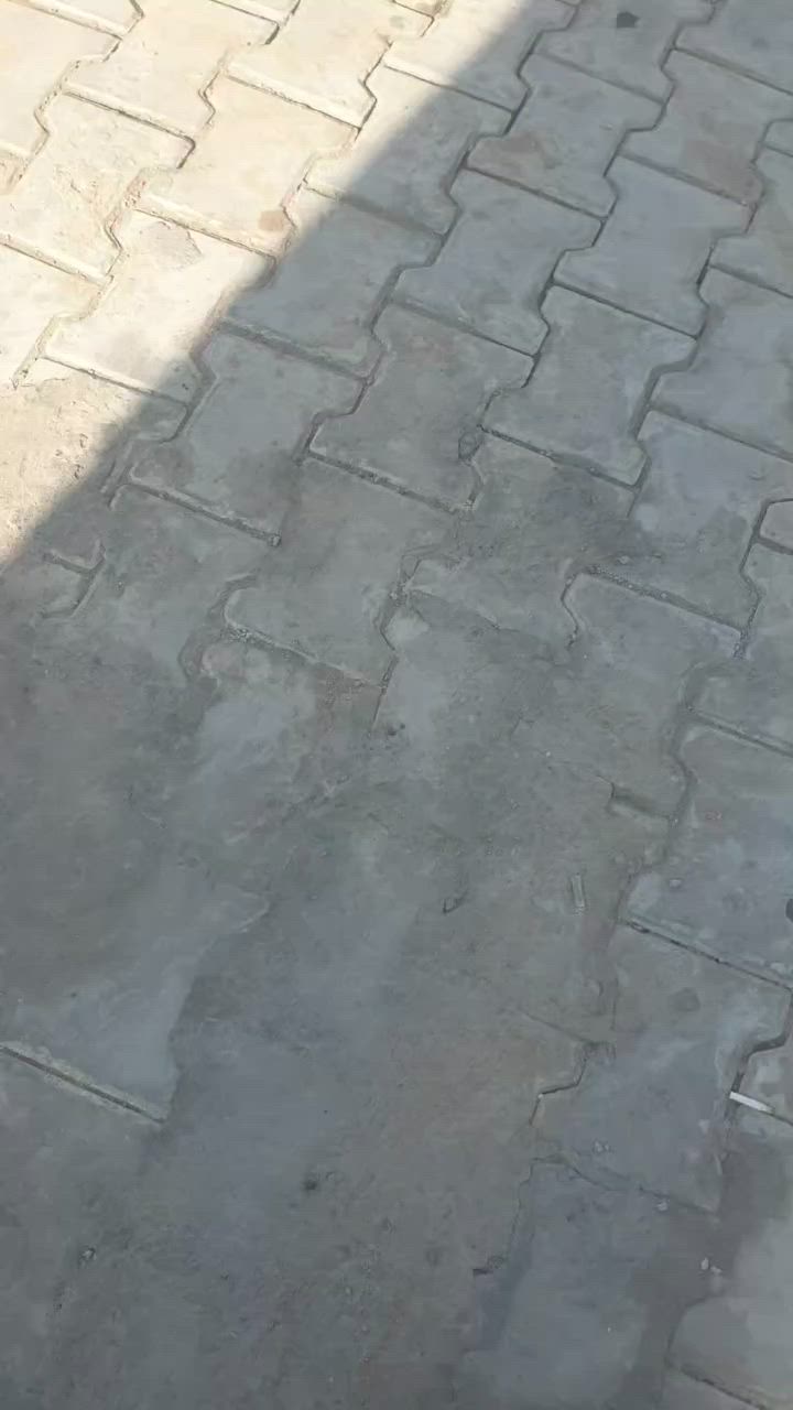 السلام عليكم  بيت للايجار سعر ايجاره ١٥٠ الف غير قابل للتفاوض  الرقم ***********
