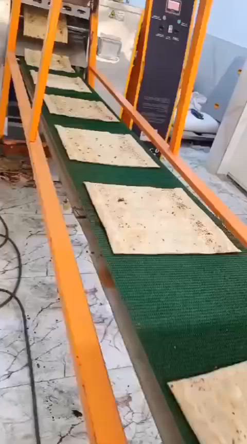 السلام عليكم
خط نتاجي خبز عراقي و عيش 
 لبناني للبيع نقل ول تنصيب علينه تاخذ 
 واصل وبي ضمان ١٠ ايام
صنع يراني متياز طلب خاص
***********
***********
