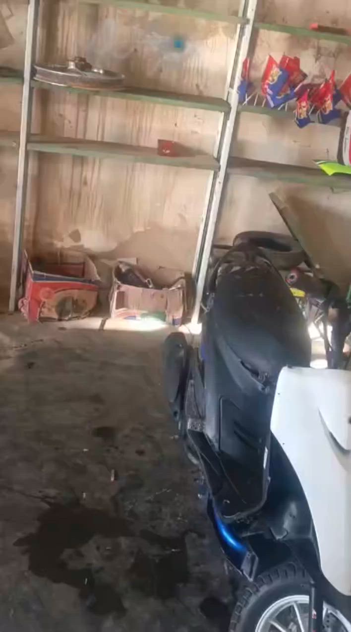 السلام عليكم
للبيع ماكس عدله مال لعب 
دراجه شلعه معدل 
بس بيهه كم نقص 

1صلف مالتهه بس يرادله تحصره بسبرنكات 
2العرموطه يرادلهه تبديل  
مكاني رمادي شارع 40 
سعر الدراجه 260 وبيها مجال بصيط 
شراي يجي خاص او هاذرقمي ***********
