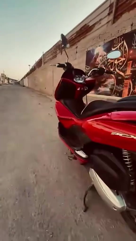 دراجه Pcx محرك ١٥٠cc ياباني دراجه خير من الله الكهربائيات كلهن شغالات  شلعه ومعدل دراجه تخبل الله شاهد السعر 1100 وبيه مجال حك جيه الاستفسار ***********🤍.
