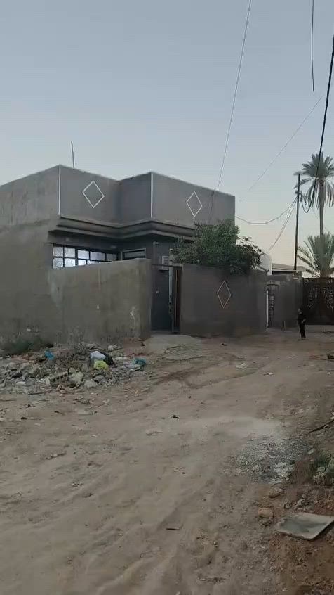 يدييالله اللهم صلي على محمد وال محمد بيت للبيع مساحته ١٦٠ متر سند ٢٥ تفاصيل اكثر داخل الفيديو للاستفسار *********** عقارات تاج القمه شارع اربعين مقابيل الطابو السعر ٧٥ مليون
