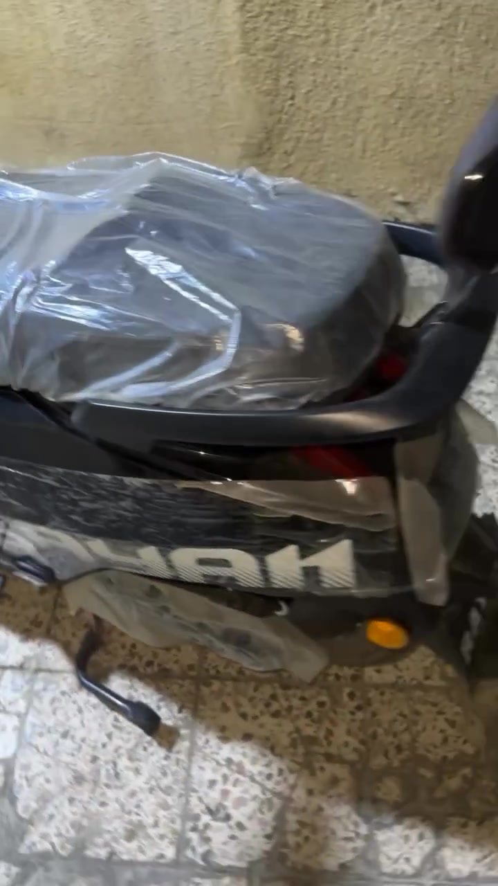 دراجه شحن ريان مخلب مستعمله اسبوع حادثها بل صوره 
بصمه عدد 2 
سويج عدد 2
تشغيل عن بعد 
مكاني بغداد البياع 
***********

