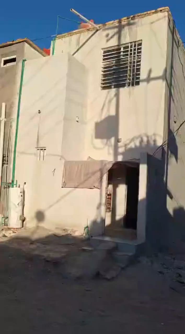 يوجد بيت للبيع مساحه 50م طابق ونص
العنوان كربلاء الرشديه خلف السايدين الجديده فرع علي مدلول  
يحتوي على غرفة نوم استقبال صاله مطبخ صحيات عدد 2 
السعر 25 مع المجال 
طابو زراعي سند 25 
اللاستفسار أكثر على الأرقام التالية 
***********
***********
