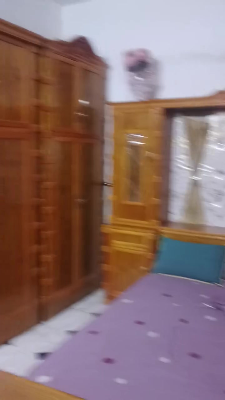 سلام وعليكم غرفه اخشاب مستعمله ماصارلها شهر من جبناهه السعر مليون وربع العنوان بغداد  ‏‪***********‬‏
