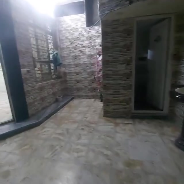البيت البيع مساحه ١٢٠ متر طابق ونص بناء جديد كامل من كلشي موقع حي طارق قديم قبل صيطره ثانيه ب٣فرع مقابيل سعر 89 وبي مجال شراي ينتصل عله هاذ رقم***********
