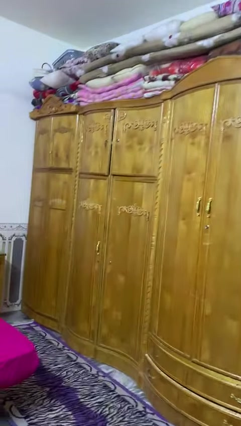 السلام عليكم بيت للبيع مساحه 200 متر رقم القطعه3175 البيت كامل مثل ماموضح بل تصوير ماحتاج اي شي البيت تحويل مباشر من المالك للستفسار اكثر 
***********
