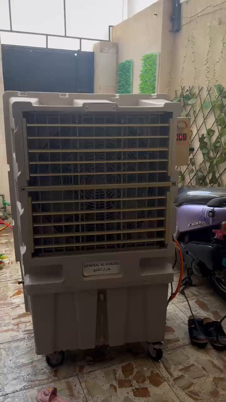 سلام عليكم عندي مبرده بلجيس بروده ثلج نوع خليجيه رايده ٤٠٠وبيه مجال رقم ***********
