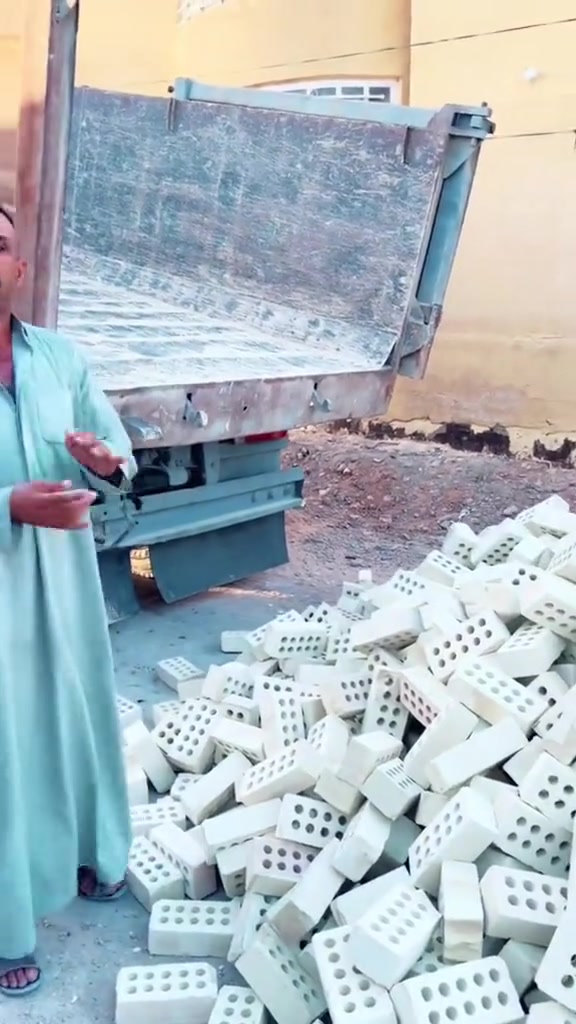 🧱 معامل طابوق كنكن
الثقة والجودة… عنواننا منذ سنوات.

✔️ خالٍ من الأملاح والتزهير بنسبة 85%
✔️ مستوي الأوجه وبمقاسات قياسية – درجة (A)
✔️ قوة تماسك ومتانة عالية ومقاومة للرطوبة
✔️ جاهزون لتجهيز المشاريع والمجمعات السكنية بأكبر الكميات وفي الوقت المحدد.

📞 للاستفسار والطلبات (اتصال أو واتساب):
***********
***********
