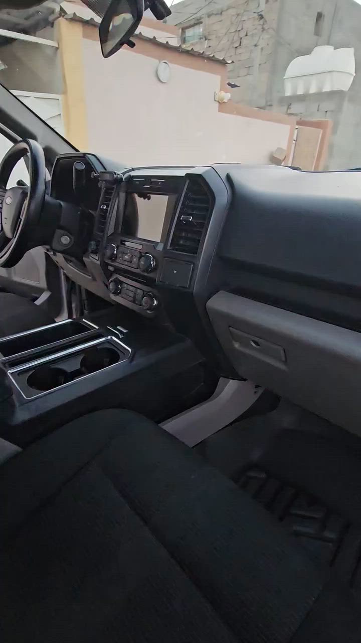 سلام عليكم شباب للبيع فورد f150 موديل 2018 محرك 6 سلندر 2700 المرغوب بيها مكانات صبغ 5 قطع فور ويل شاشه جبيره گير تعليك محرك گير بشرط مامفتوح وتخم تاير جديد حداديه كله جديد السعر جوه السوك 140 ورقه ***********
